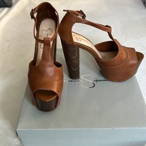 Jessica Simpson “Dany” Platform Pump